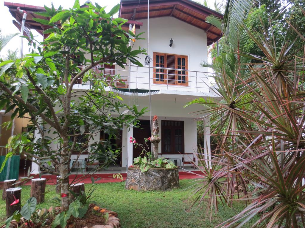 Jungle Holiday Home Hikkaduwa Exterior foto